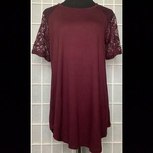 XL Zenana dark plum with lace short sleeve top. No tags, but unworn.